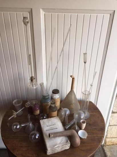 Lot de verrerie de chimie / alchimie, XIXe...