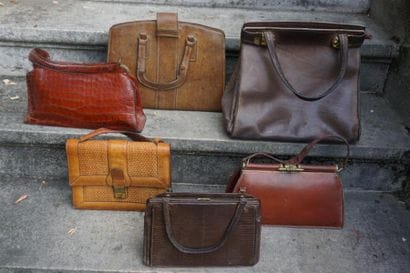 Lot de sacs en cuir et croco. 1930.					...