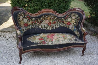 Partie de salon comprenant une paire de fauteuils...