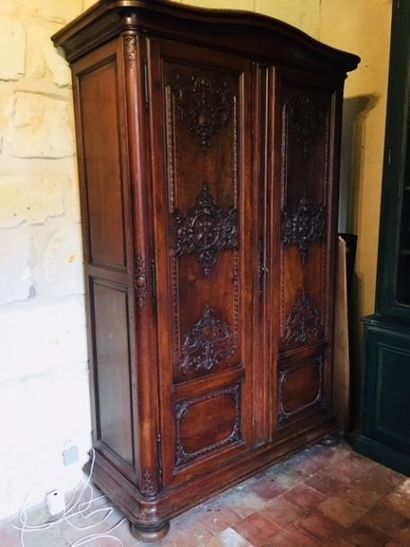 Armoire de style Louis XIV
H. 210 cm