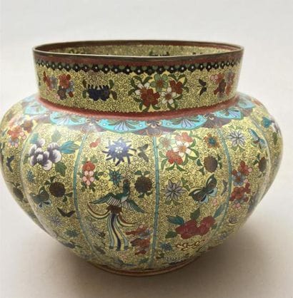 Cache pot en cuivre et émaux cloisonnés
Japon,...