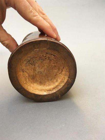 POT A PINCEAUX en bambou sculpté
Chine, XIXe...