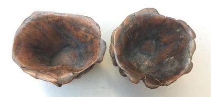 DEUX PETITES COUPES en bois sculpté
Chine,...