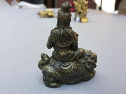 STATUETTE DE GUANYIN en bronze 
Chine, fin...