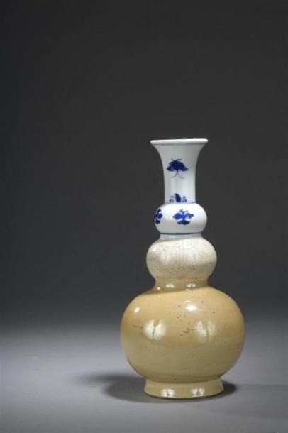 Vase triple gourde en porcelaine bleu blanc...