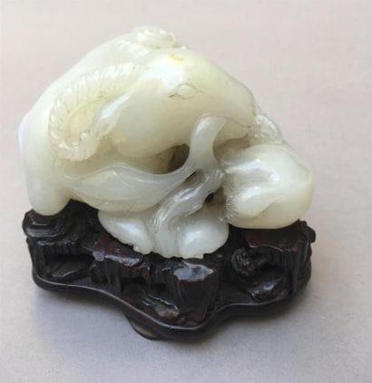 Groupe en jade blanc sculpté
Chine
Représentant...