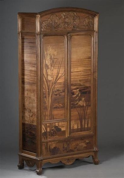 Émile GALLÉ (1846-1904)
Armoire aux Ombelles
En...