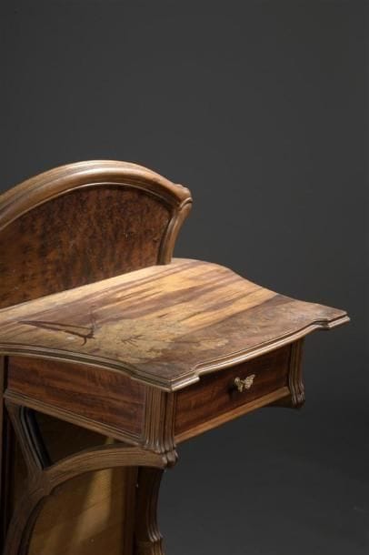 Émile GALLÉ (1846-1904)
Table de nuit aux...