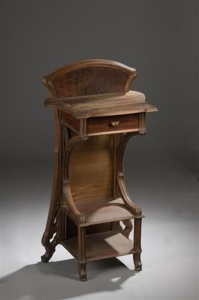 Émile GALLÉ (1846-1904)
Table de nuit aux...