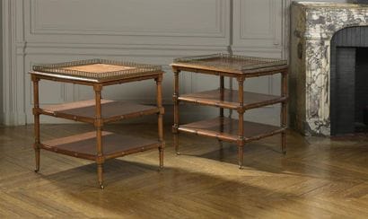 Trois paires de bouts de table en bois naturel...