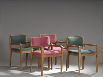 Jean ROYERE (1902 - 1981)
Paire de fauteuils...