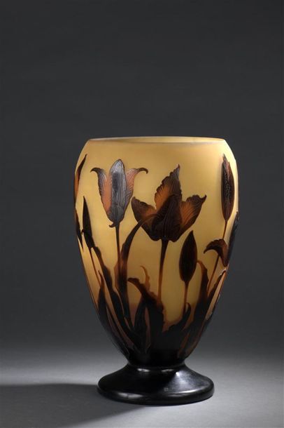 D'ARGENTAL 
Vase conique sur piédouche. Epreuve...