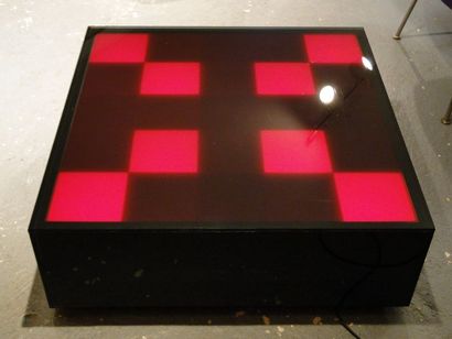 Table Daft Punk pour Habitat 
.Fonctionne.
 H...