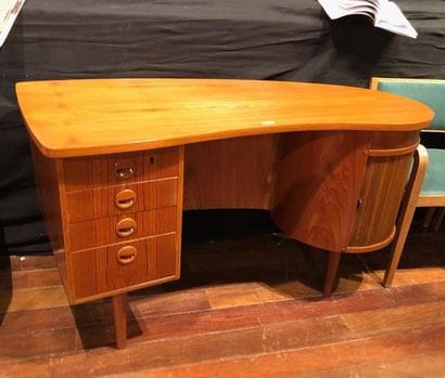 Bureau Kai Kristiansen. 
 H 73 x L 137 x...
