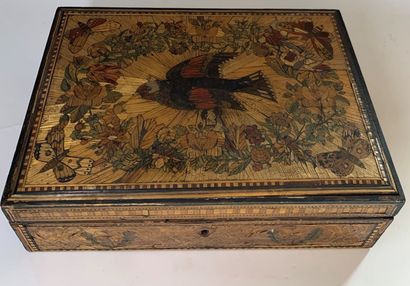Box in straw marquetry