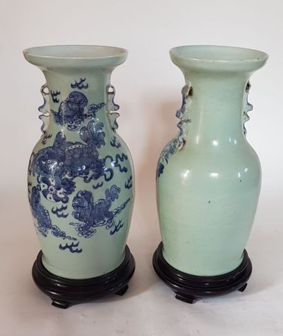 CHINA Republic
Pair of blue and white porcelain...