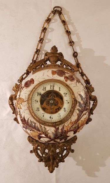 Wall clock in gilt bronze, enamelled box...