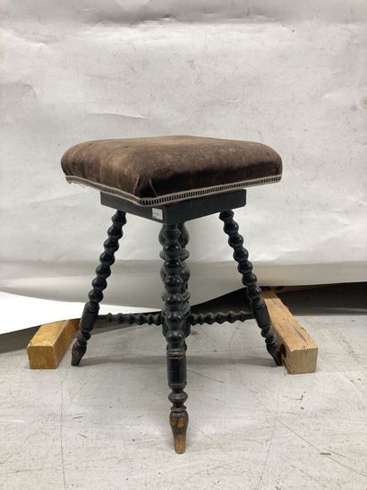 Piano stool