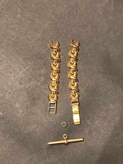 Lot de débris comprenant un Bracelet de montre...