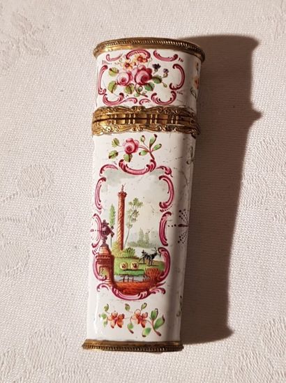 Sewing kit case box, mounted in gilded metal....