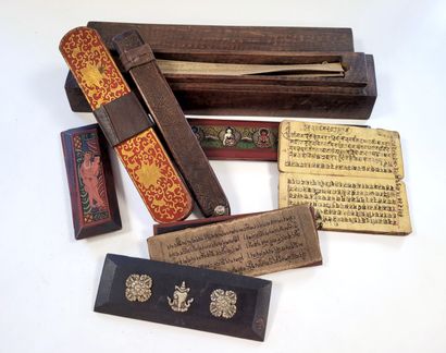 Set of 4 ornaments, Tibet or Nepal, 20th...