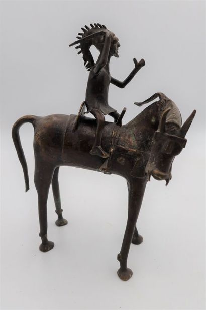 Lot including :
Bronze horse
Wooden spoon...