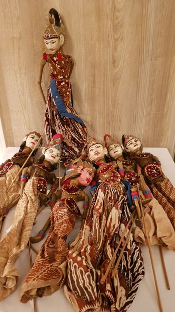 Lot of WAYANG puppets Indonesia
End of the...