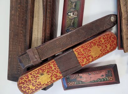 Set of 4 ornaments, Tibet or Nepal, 20th...
