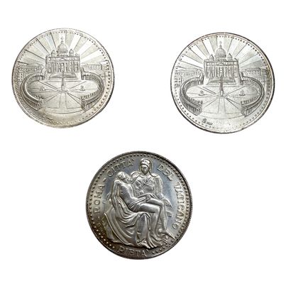 Lot of coins and currency including:
-7 medals...