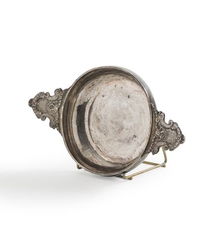 Écuelle en argent 1er titre 950‰, de forme...