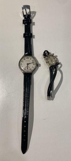 Lot comprenant :
TAVANNES WATCH
Montre en...