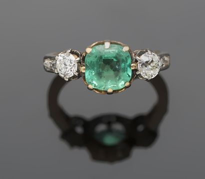 Bague or 18K 750‰ et argent 2nd titre 800‰,...