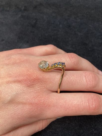 Bague duchesse en or jaune 18K 750‰, sertie...