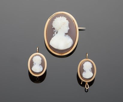 Parure en or jaune 18K 750‰, composée d'une...