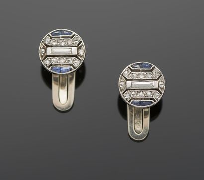 Boutons d'habit en or gris 18K 750‰ et platine...