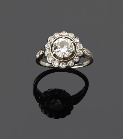 Bague en or gris et platine
Bague en or gris...