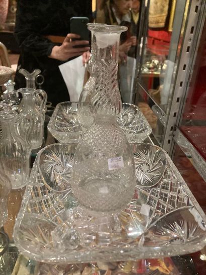 Lot of various trinkets including :
Eastern...