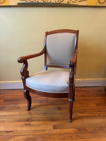 Mahogany armchair, scrolled armrest, inverted...