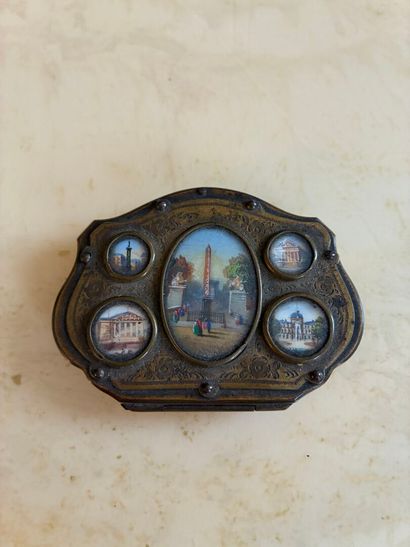Pompon coin purse, the lid adorned with five...