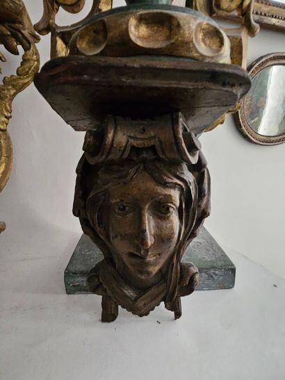 Lot of decorative carved and gilded wood...