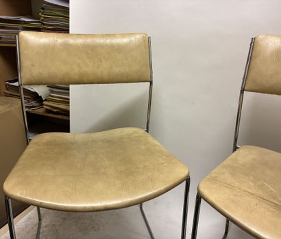Pair of chairs in chromed metal wire, seats...