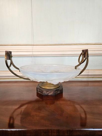 ETLING
Moulded glass bowl pressed with opalescent...