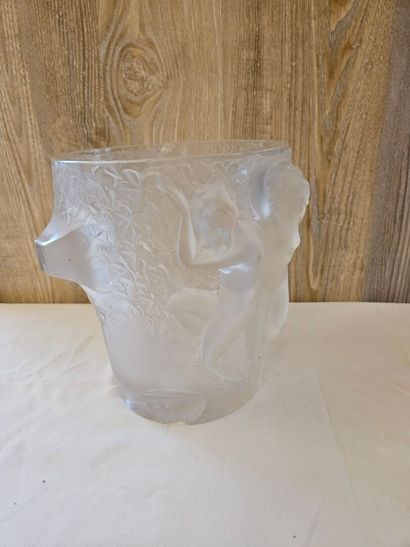LALIQUE
Bacchante vase in molded and pressed...