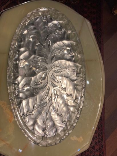 LALIQUE France
Large oval presentation dish...