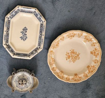 Set of earthenware including a large MOUSTIERS...