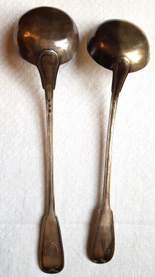 Set of two silver ladles
-Silver ladle 1er...