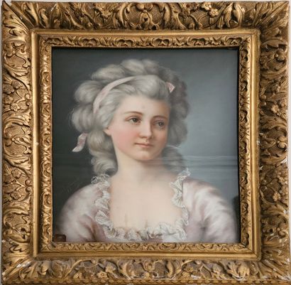 School circa 1900
Bust of an elegant woman
Pastel...