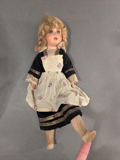 Set of four dolls
A regional all-composition...