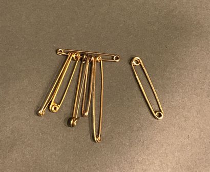 18K yellow gold safety pin 750‰
Weight: 3.6...