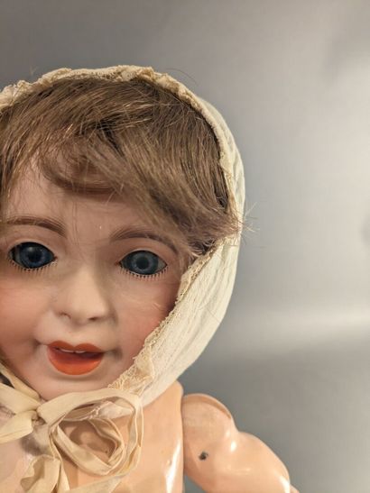 Baby Caractère
Porcelain head debossed with...